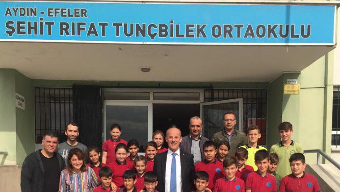 İlçe Milli Eğitim Müdürümüz Sayın Mustafa ÖZMEN, Efeler Şehit Rıfat TUNÇBİLEK Ortaokulu'nu ziyaret etti.
