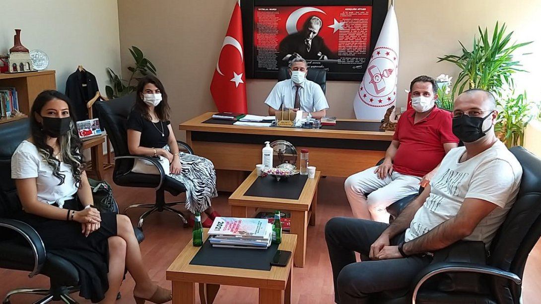 Hacı Kadriye Arslan Rehberlik ve Araştırma Merkezi idareci ve öğretmenleri İlçe Milli Eğitim Müdürümüzü ziyaret ettiler.