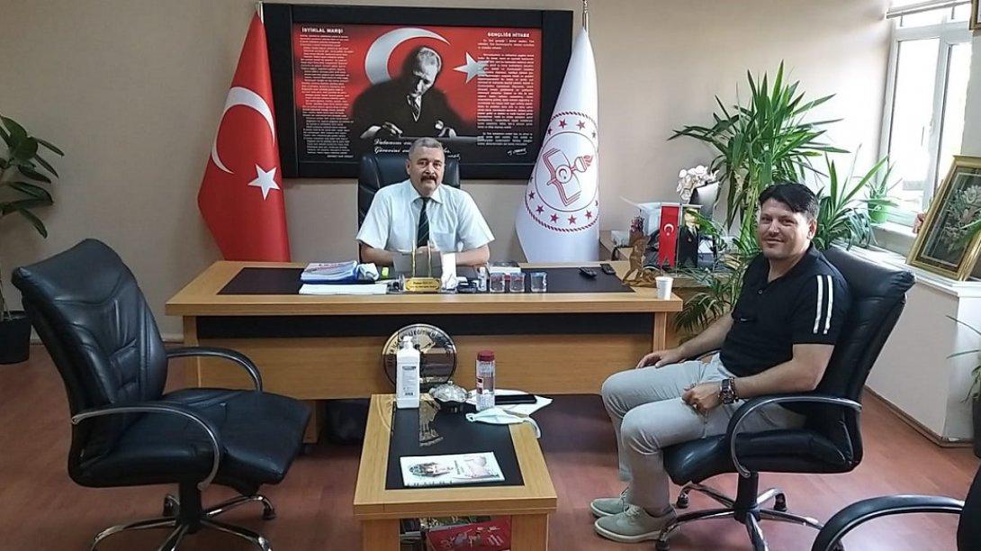 Umurlu Kur'an Kursu İmam Hatip'i Sayın Zekeriya Yaşar İlçe Milli Eğitim Müdürümüz Sayın Hakan ÖZCAN'ı ziyaret etti.