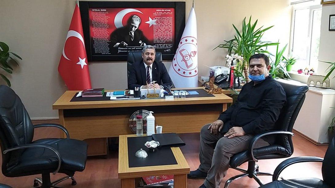 Anadolu Mektepleri İl Koordinatörü Sayın Erhan TOSUN, İlçe Milli Eğitim Müdürümüz Sayın Hakan ÖZCAN'ı makamında ziyaret etti.